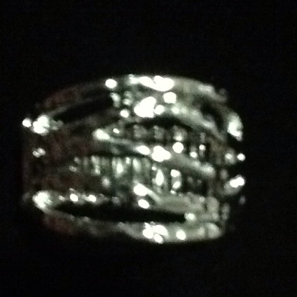 Ring - Picture 2 of 3